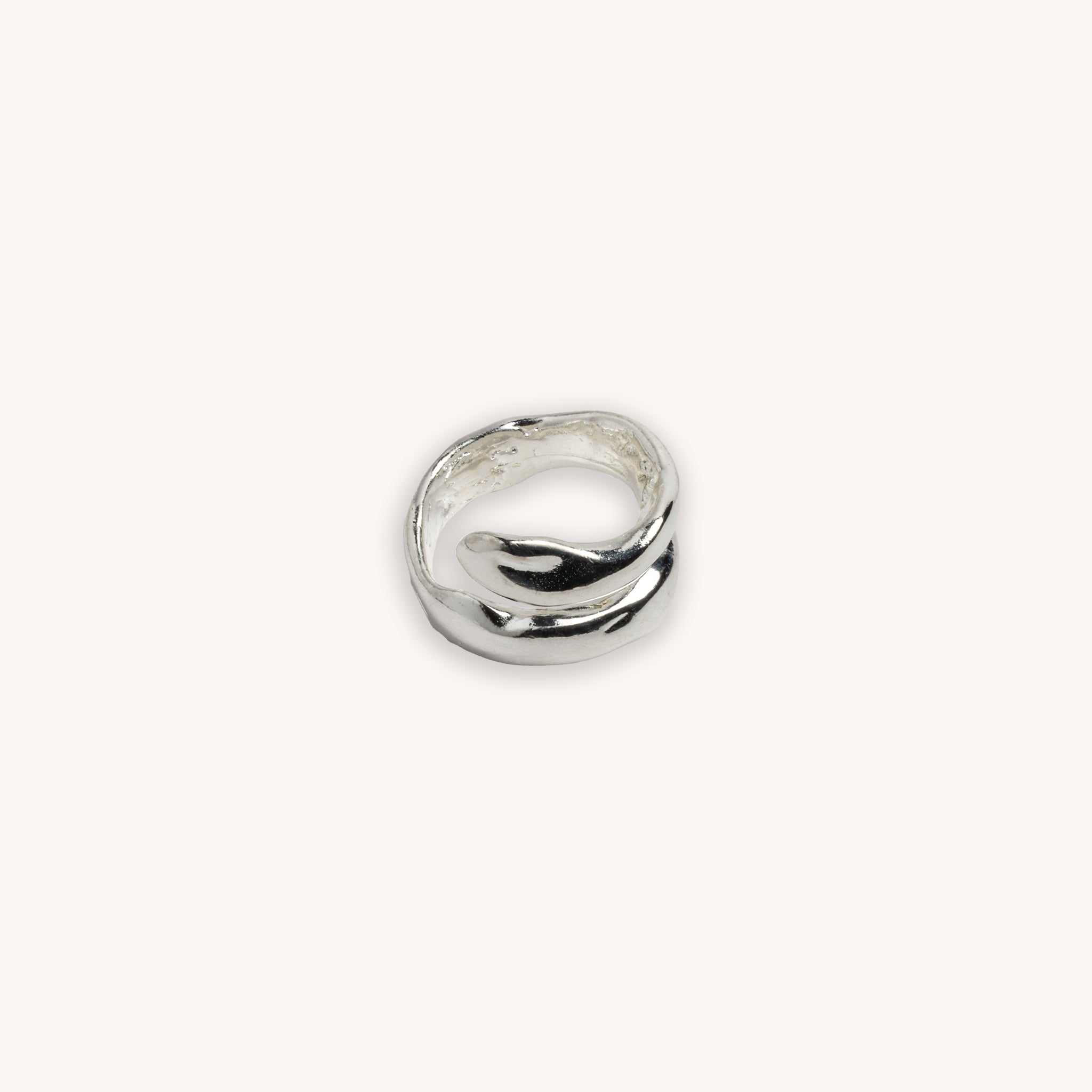 Bague-Léonie-plaquée-argent-sculptée- a-la main-bijou-artisanal-fait-main-au-Canada