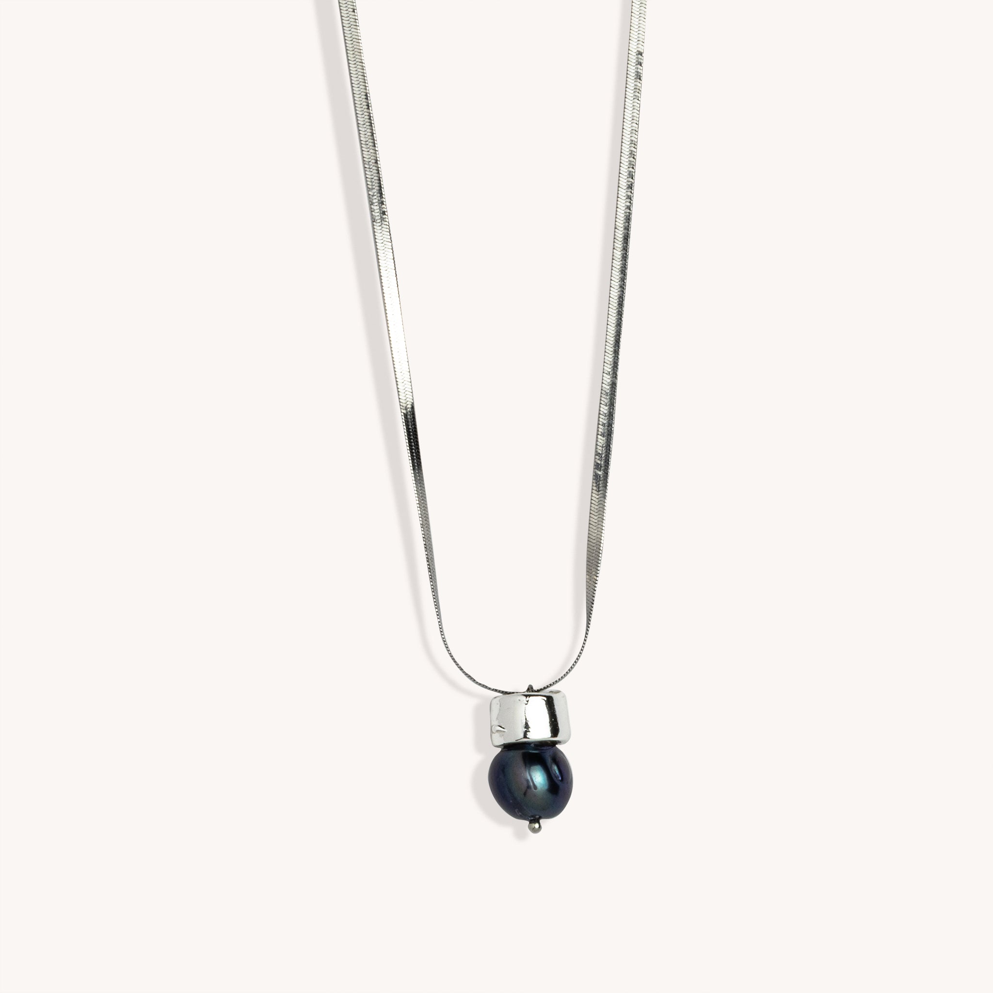 Mini Simone black pearl silver-plated pendant – Minimalist necklace