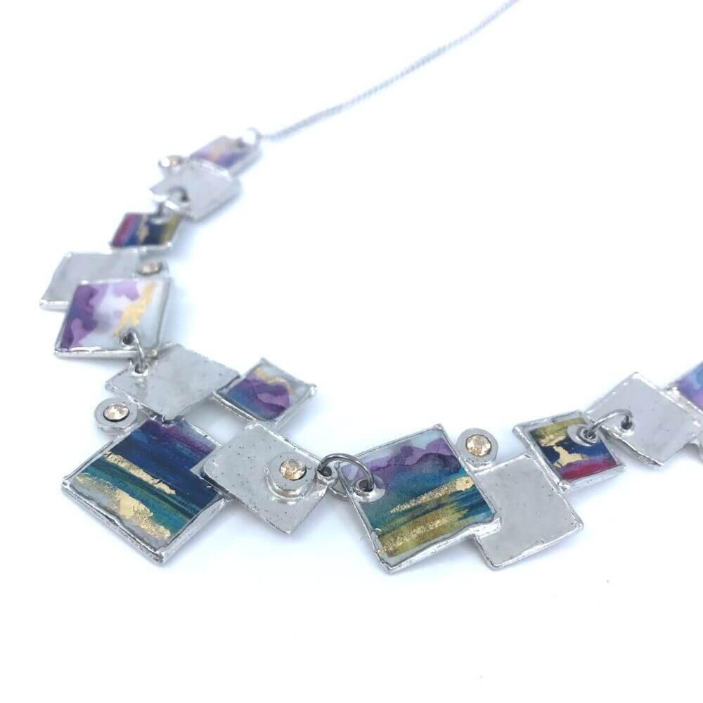 Collier Classique, violet et or