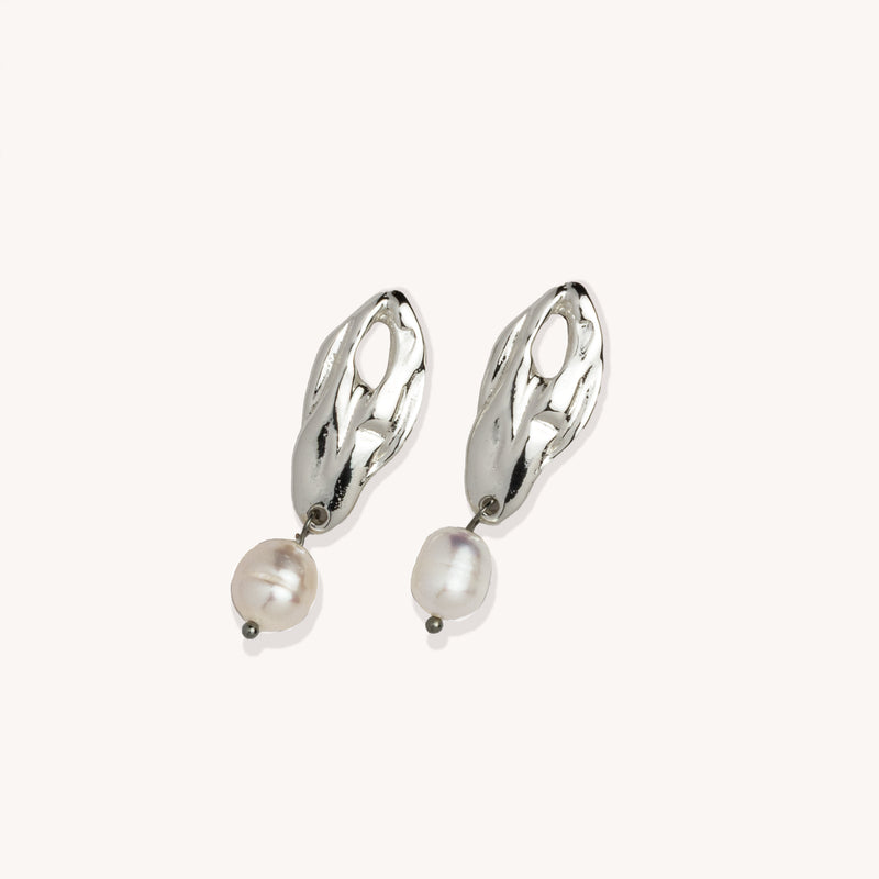 Boucles d’oreilles Anabelle plaqué argent avec perle d’eau douce blanche