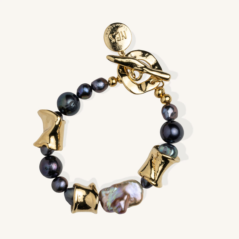 grand-bracelet-simone-perles-noires-plaque-or-14k-bracelet-bold-fait-main