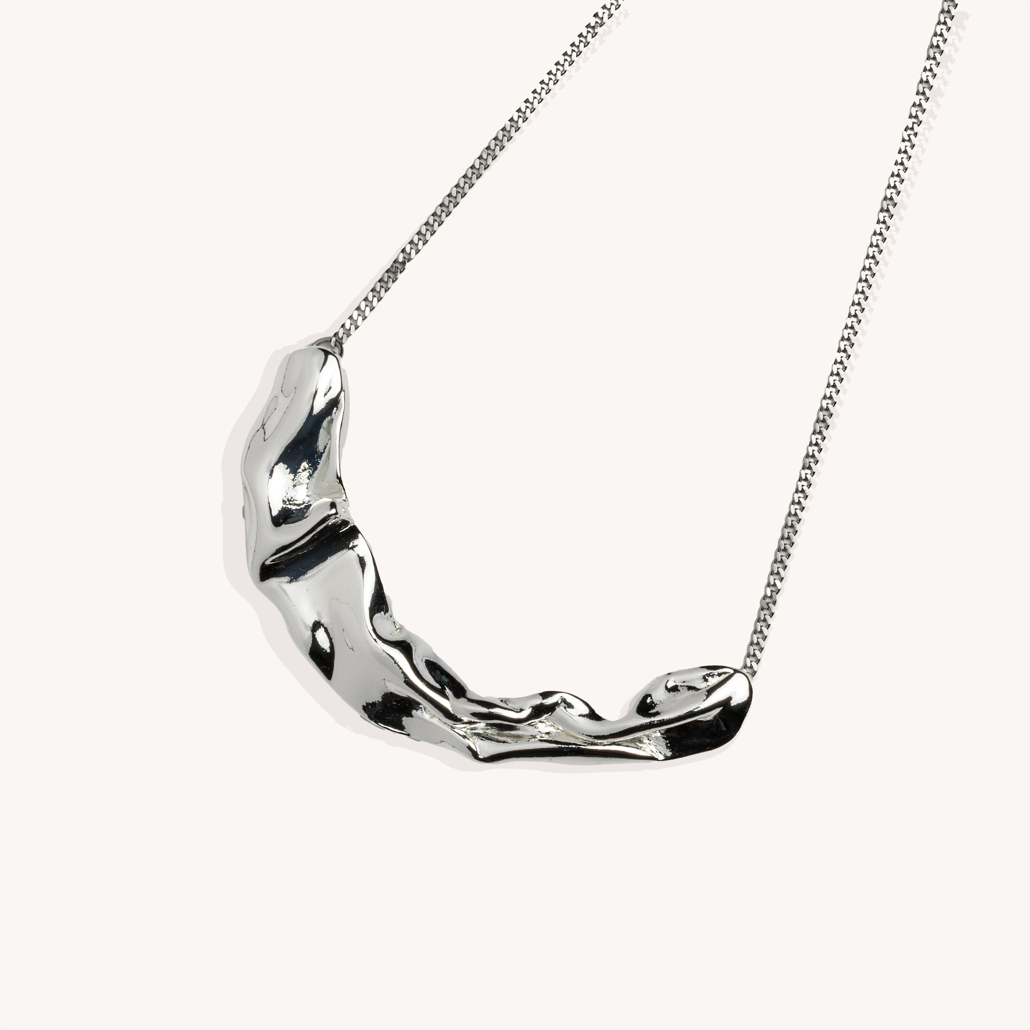 Silver-plated Béa pendant – Modern sculptural necklace