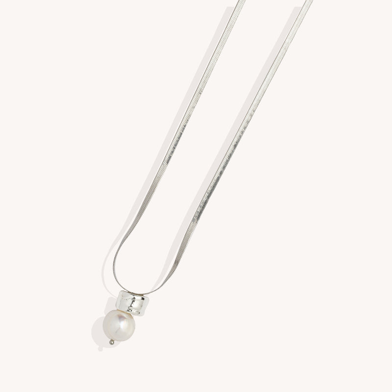 Pendentif mini Simone perle blanche plaqué argent – Collier perle délicat