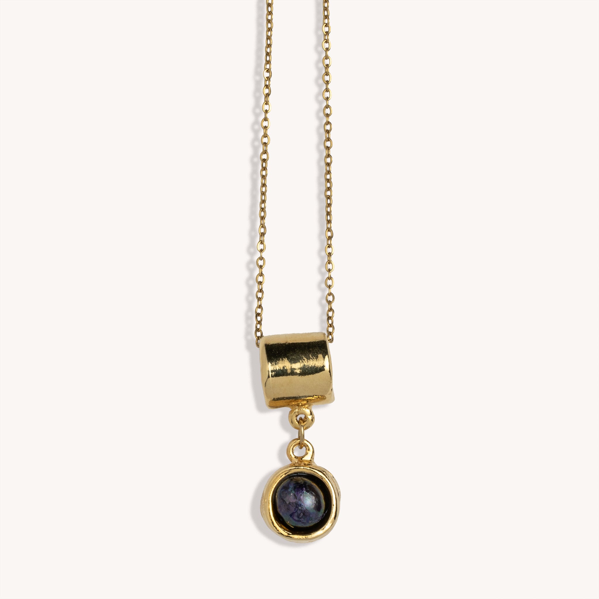 Simone 14K Gold Plated Black Pearl Pendant – Chic Pearl Necklace