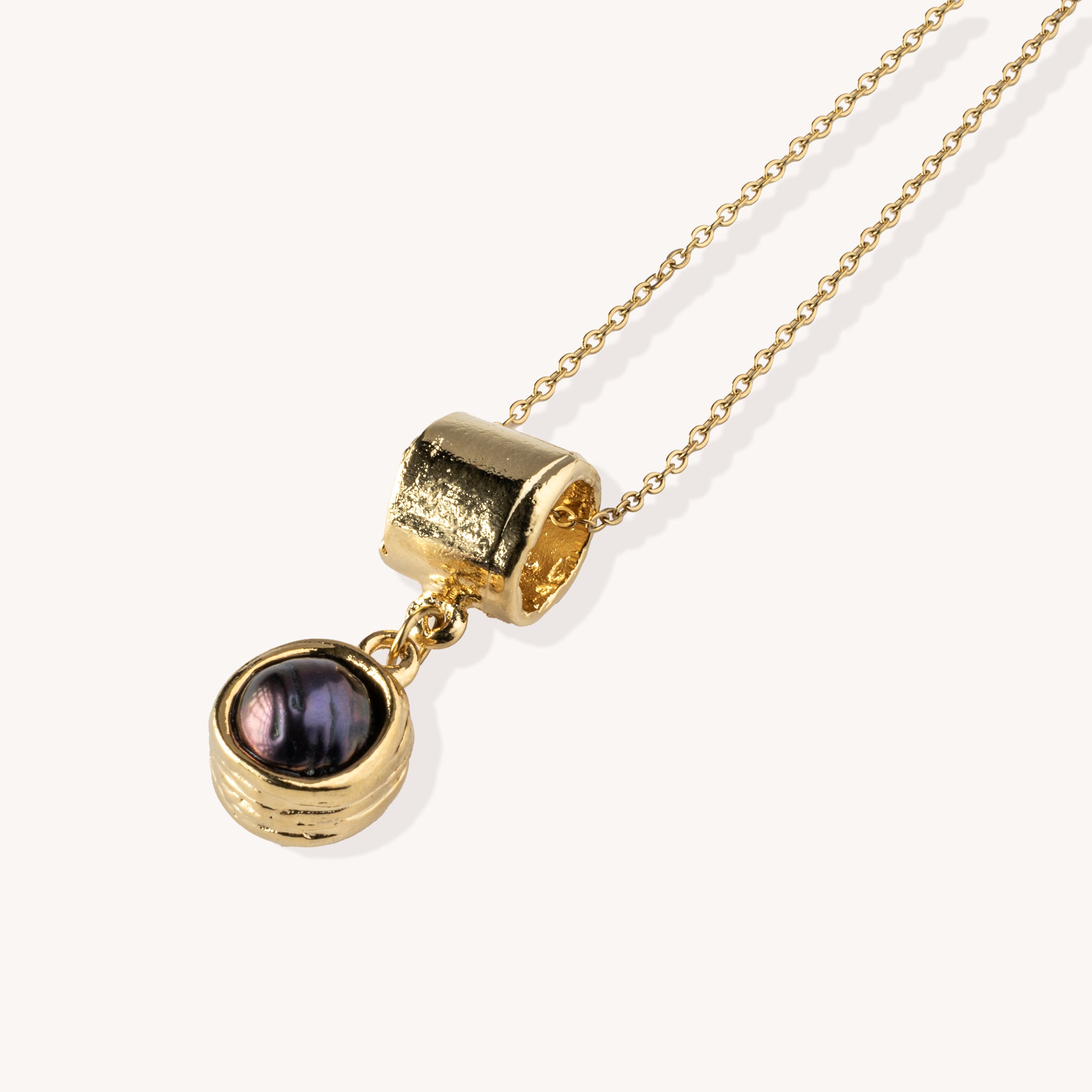 Simone 14K Gold Plated Black Pearl Pendant – Chic Pearl Necklace